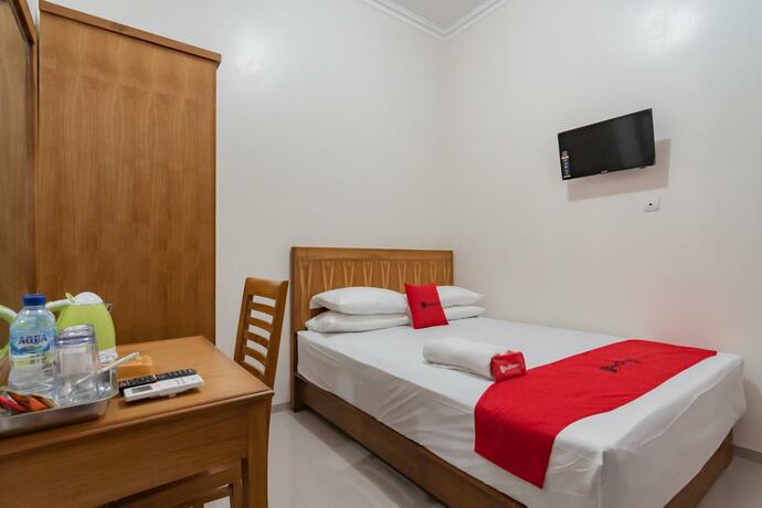 Imagen general del Hotel RedDoorz Syariah Plus @ Perintis Guesthouse Tasikmalaya. Foto 7