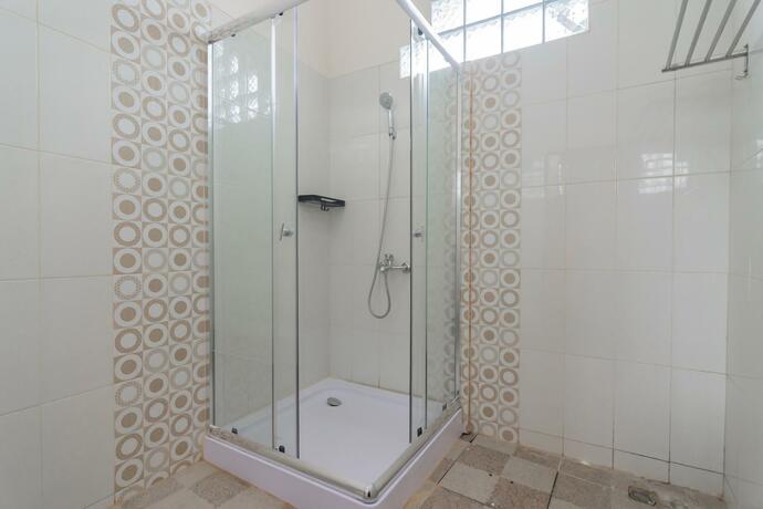 Imagen general del Hotel RedDoorz Syariah Plus @ Perintis Guesthouse Tasikmalaya. Foto 10