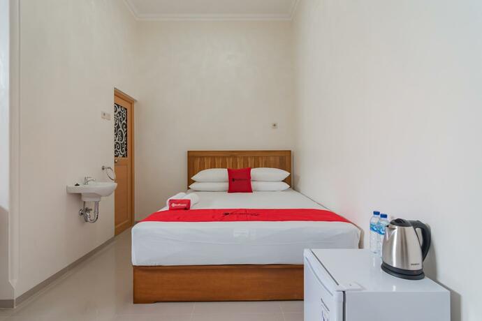 Imagen general del Hotel RedDoorz Syariah Plus @ Perintis Guesthouse Tasikmalaya. Foto 14