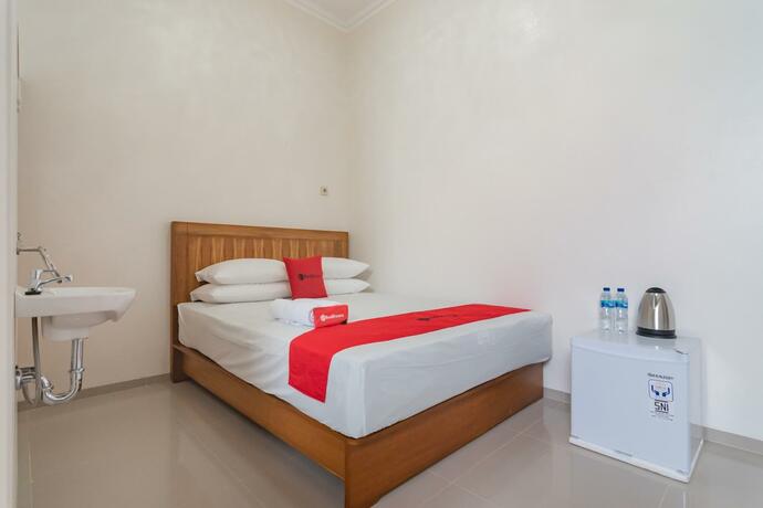 Imagen general del Hotel RedDoorz Syariah Plus @ Perintis Guesthouse Tasikmalaya. Foto 16