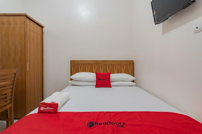 Imagen general del Hotel RedDoorz Syariah Plus @ Perintis Guesthouse Tasikmalaya. Foto 21