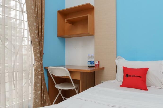 Imagen general del Hotel RedDoorz Syariah Plus @ Wisma Bougenville Karawaci. Foto 14