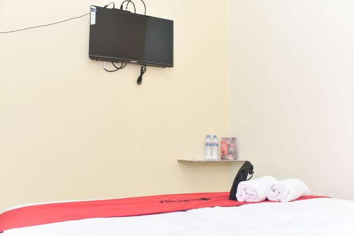 Imagen de la habitación del Hotel RedDoorz Syariah near Exit Tol Waru. Foto 8