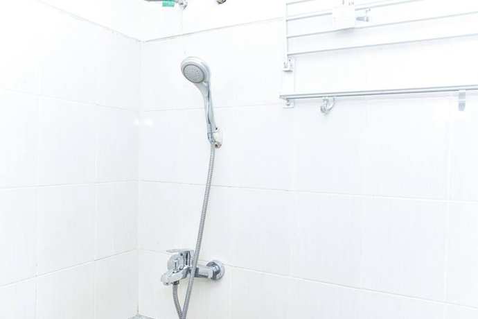 Imagen de la habitación del Hotel RedDoorz Syariah near Exit Tol Waru. Foto 9