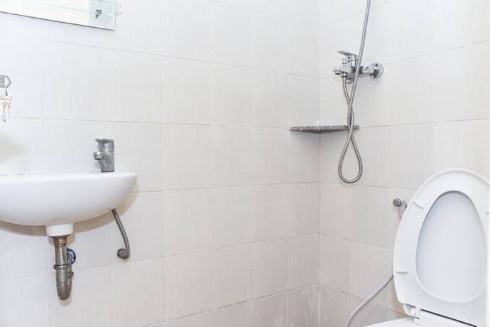 Imagen de la habitación del Hotel RedDoorz Syariah near Exit Tol Waru. Foto 13