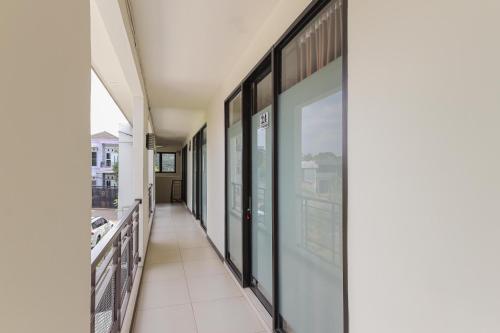 Imagen general del Hotel RedDoorz Syariah near Green Park Jatiwarna. Foto 3