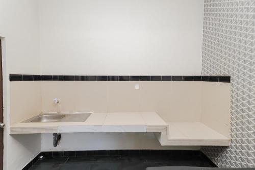 Imagen general del Hotel RedDoorz Syariah near Green Park Jatiwarna. Foto 5