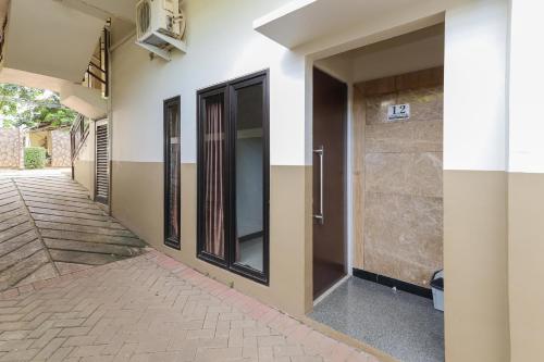 Imagen general del Hotel RedDoorz Syariah near Green Park Jatiwarna. Foto 11