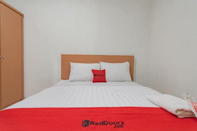 Imagen general del Hotel RedDoorz Syariah near Karawang Central Plaza. Foto 1