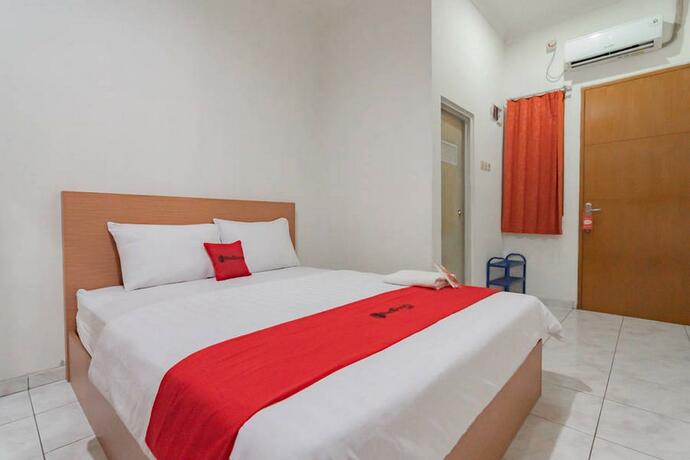 Imagen general del Hotel RedDoorz Syariah near Karawang Central Plaza. Foto 3