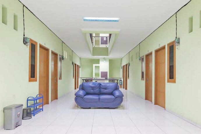 Imagen general del Hotel RedDoorz Syariah near Karawang Central Plaza. Foto 8