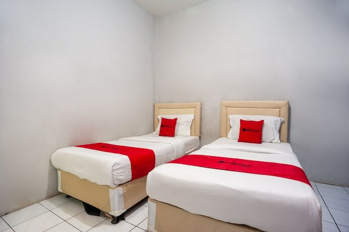Imagen general del Hotel RedDoorz Syariah near Margonda Raya. Foto 6