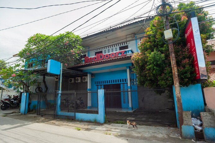 Imagen general del Hotel RedDoorz Syariah near Margonda Raya. Foto 8