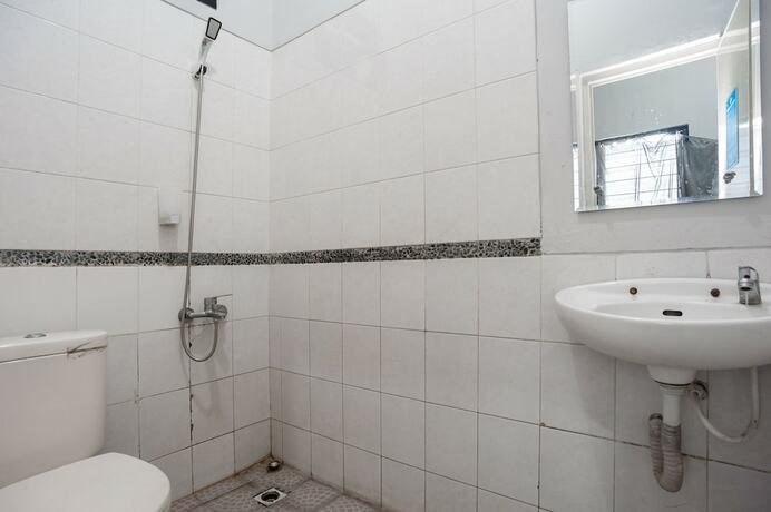Imagen general del Hotel RedDoorz Syariah near Margonda Raya. Foto 9
