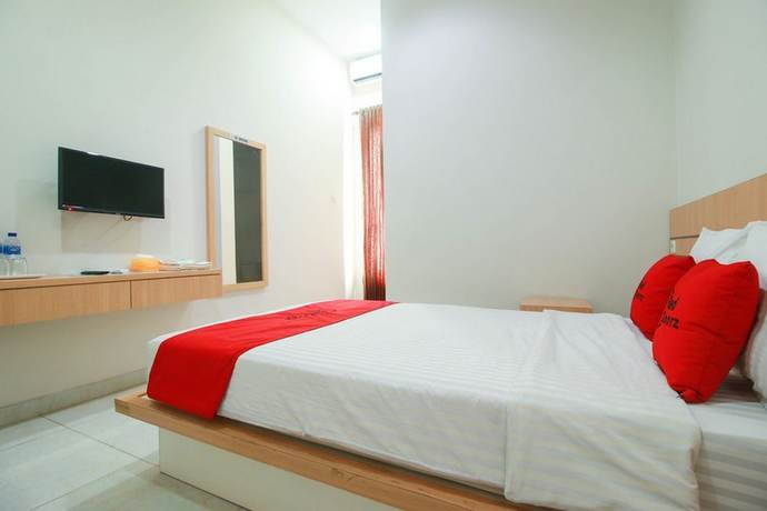 Imagen de la habitación del Hotel RedDoorz Syariah near Universitas Jenderal Soedirman. Foto 2