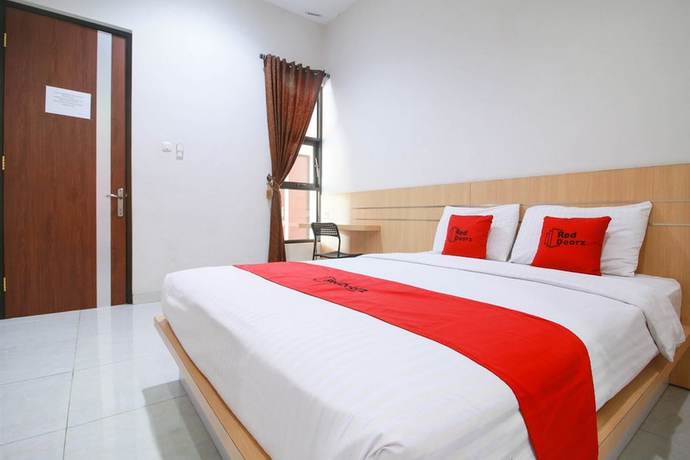 Imagen de la habitación del Hotel RedDoorz Syariah near Universitas Jenderal Soedirman. Foto 3