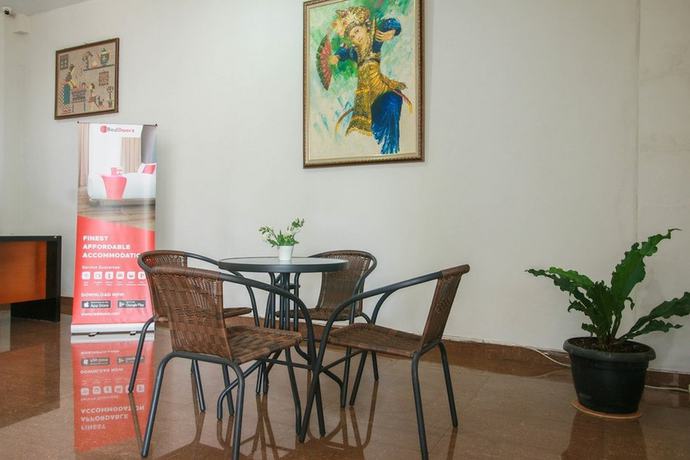 Imagen de los interiores del Hotel RedDoorz Syariah near Universitas Jenderal Soedirman. Foto 16