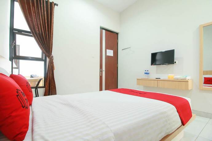 Imagen de la habitación del Hotel RedDoorz Syariah near Universitas Jenderal Soedirman. Foto 5