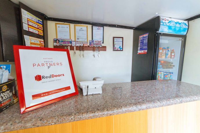 Imagen de los interiores del Hotel RedDoorz @ Tagaytay Road. Foto 13