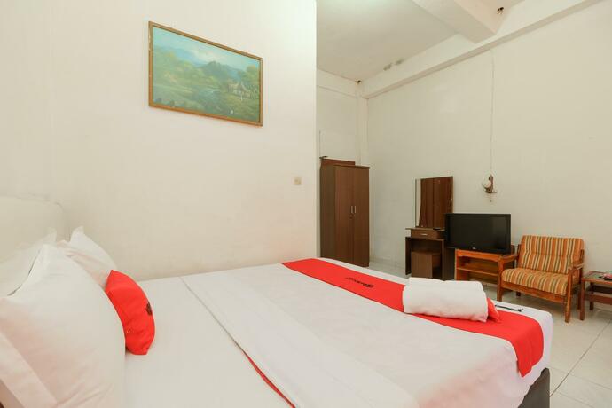 Imagen general del Hotel RedDoorz @ Tuktuk Danau Toba. Foto 2