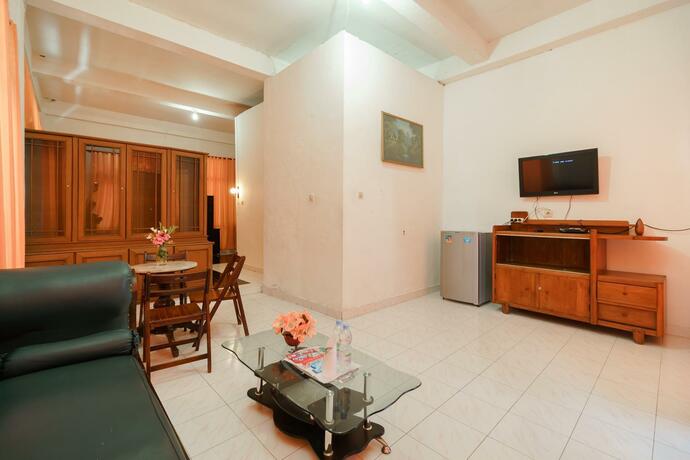 Imagen general del Hotel RedDoorz @ Tuktuk Danau Toba. Foto 8