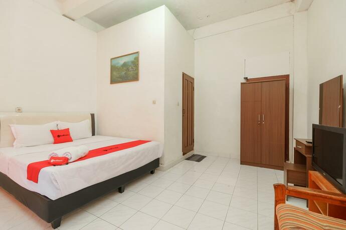 Imagen general del Hotel RedDoorz @ Tuktuk Danau Toba. Foto 15