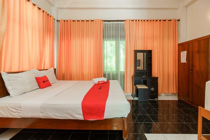 Imagen general del Hotel RedDoorz @ Tuktuk Danau Toba. Foto 18