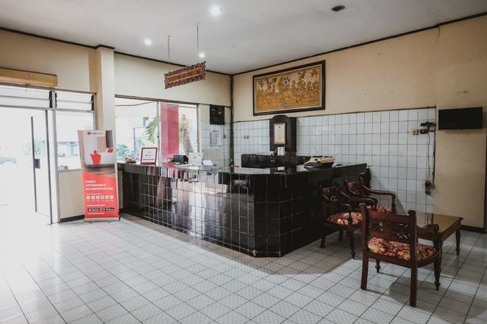 Imagen de los interiores del Hotel RedDoorz @ Ungaran. Foto 14