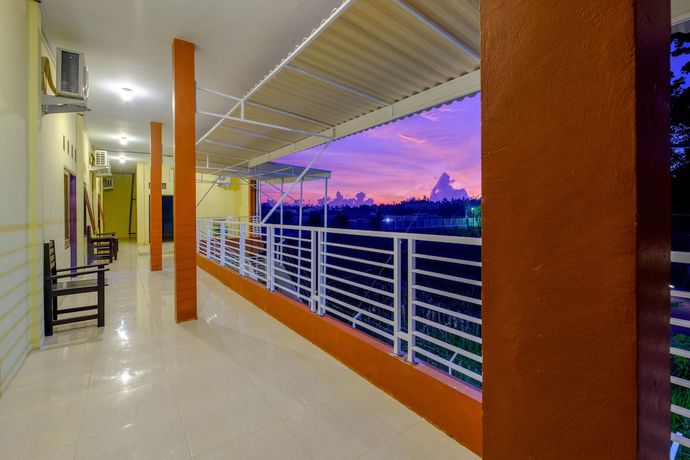 Imagen de la habitación del Hotel RedDoorz at Hening Homestay. Foto 10