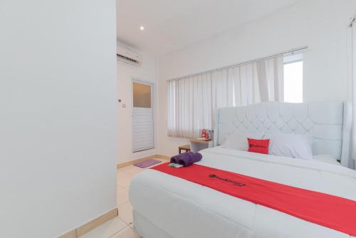 Imagen general del Hotel RedDoorz at Jalan Pangkal Perjuangan Karawang. Foto 3