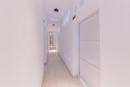 Imagen general del Hotel RedDoorz at Jalan Pangkal Perjuangan Karawang. Foto 8