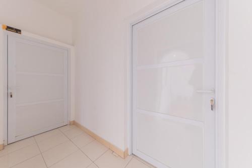 Imagen general del Hotel RedDoorz at Jalan Pangkal Perjuangan Karawang. Foto 9