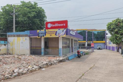Imagen general del Hotel RedDoorz at Jalan Pangkal Perjuangan Karawang. Foto 13