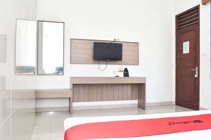 Imagen de la habitación del Hotel RedDoorz near Alun Alun Wonosobo. Foto 8
