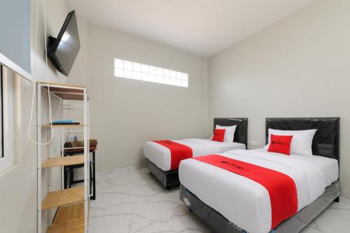 Imagen de la habitación del Hotel RedDoorz near GSG UNILA Lampung. Foto 17