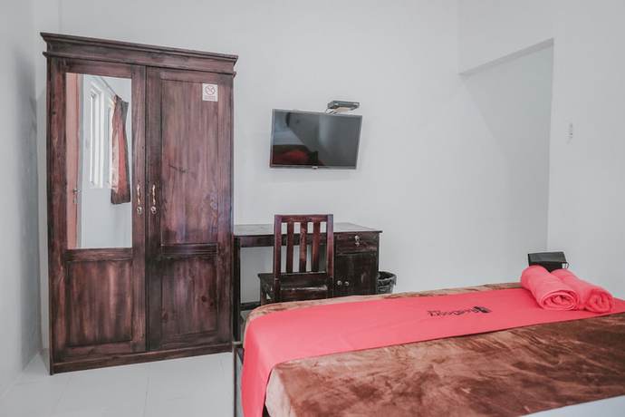 Imagen de la habitación del Hotel RedDoorz near Gatot Subroto Lampung 2. Foto 7
