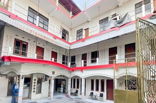 Imagen general del Hotel RedDoorz near Grage Mall Cirebon. Foto 1