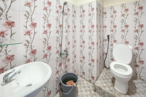 Imagen general del Hotel RedDoorz near Grage Mall Cirebon. Foto 4