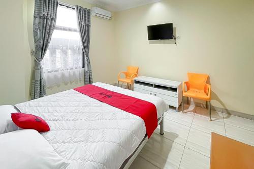 Imagen general del Hotel RedDoorz near Grage Mall Cirebon. Foto 6