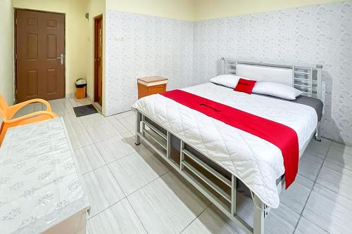 Imagen general del Hotel RedDoorz near Grage Mall Cirebon. Foto 9