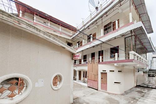 Imagen general del Hotel RedDoorz near Grage Mall Cirebon. Foto 10