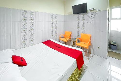 Imagen general del Hotel RedDoorz near Grage Mall Cirebon. Foto 11