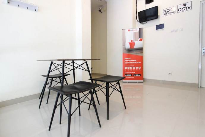 Imagen de los interiores del Hotel RedDoorz near Jogja City Mall 3. Foto 17