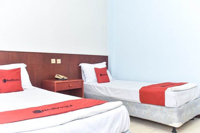 Imagen de la habitación del Hotel RedDoorz near Kampung Warna Warni. Foto 12