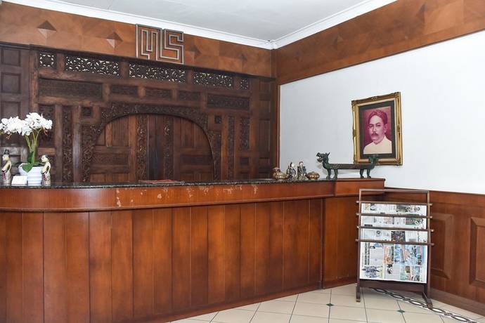 Imagen de los interiores del Hotel RedDoorz near Kampung Warna Warni. Foto 15