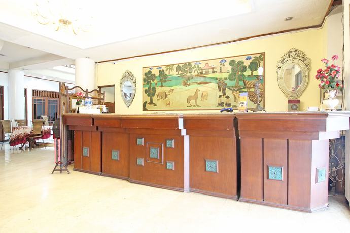 Imagen de los interiores del Hotel RedDoorz near Malioboro Tugu Station Jogja. Foto 12