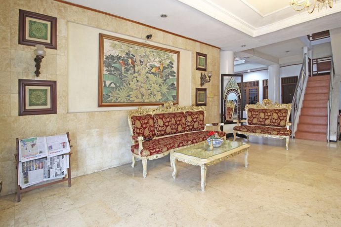 Imagen de los interiores del Hotel RedDoorz near Malioboro Tugu Station Jogja. Foto 14