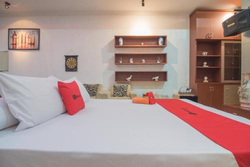 Imagen de la habitación del Hotel RedDoorz near Margahayu Raya. Foto 5