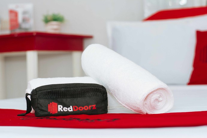 Imagen de la habitación del Hotel RedDoorz near Oslob Whale Shark Watching Area. Foto 13