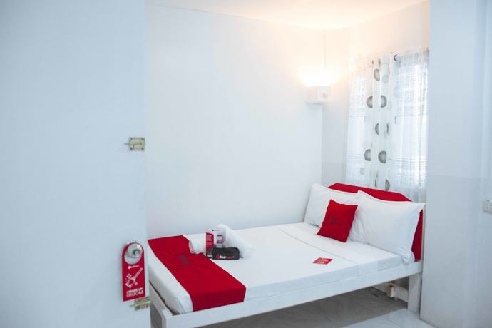 Imagen de la habitación del Hotel RedDoorz near Oslob Whale Shark Watching Area. Foto 14